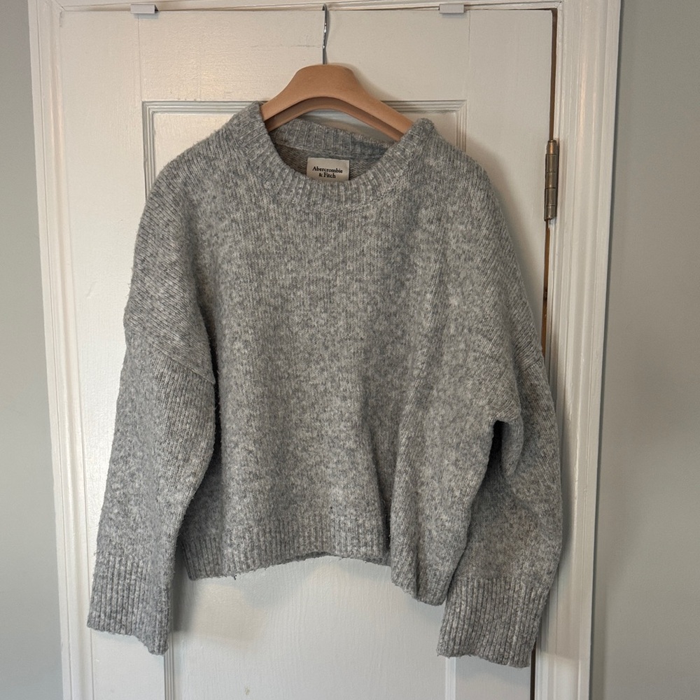 Abercrombie and fitch Light Gray Women's Crew Neck Sweater